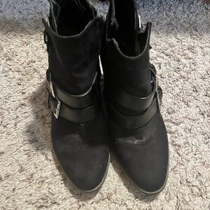 Mossimo black heeled booties